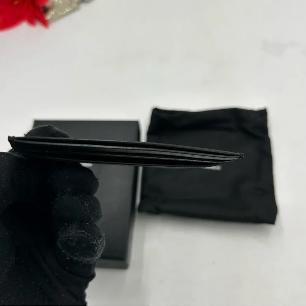 Saint Laurent Paris credit card case in smooth black leather made in Italy NWT